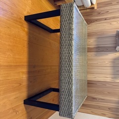 アジアン風テーブルの画像