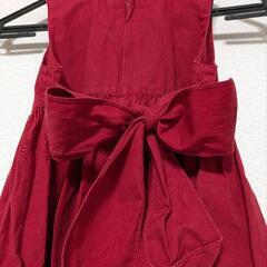 赤いノースリーブワンピース いちご刺繍の画像