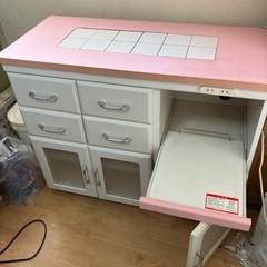 【レトロ可愛い】タイル天板＆引き戸付き収納カウンター（93×42×高さ80cm）の画像
