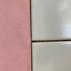 【レトロ可愛い】タイル天板＆引き戸付き収納カウンター（93×42×高さ80cm）の画像