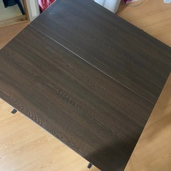 スライド式テーブルの画像