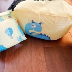 【美品】アームリング 子供用 腕 浮き輪 軽量 幼児 プール 2~6歳 パドルジャンパー 水着型救命胴衣 便利 ライフジャケット の画像
