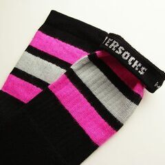 (4919) SkaterSocks (スケーターソックス) ロングソックス 靴下 男女兼用 ソックス チューブソックス Knee high Black tube socks with Hot Pink-Grey stripes style 1 (22インチ) スケボー SK8 SKATE スケートボードの画像