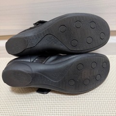 ファーストコンタクト23.5☆パンプス甲ベルト☆ブラック黒の画像