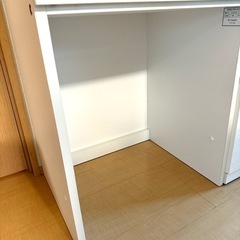 ニトリキッチンボード　レンジボード　ホワイト食器棚 ガラス扉付きの画像