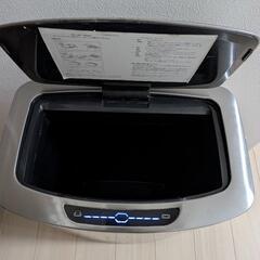 センサー付きのゴミ箱の画像