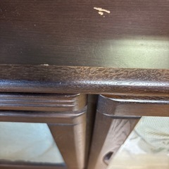 ガラス付き収納棚  焦茶色の画像