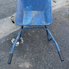 古い一輪車の画像