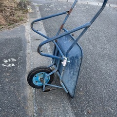 古い一輪車の画像