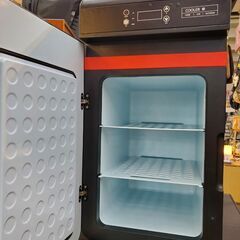 電気クーラーボックス AC/DC電源 室内でも車内でも使用可能◆幅32㎝×奥行39㎝×高さ60㎝◆買取帝国 朝霞店の画像