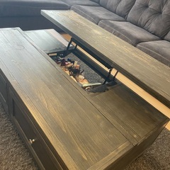 【輸入家具】オシャレなローテーブル（収納付）の画像