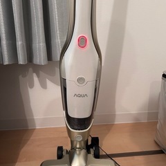 【即引渡OK】AQUA コードレス掃除機 軽量＆パワフル！の画像