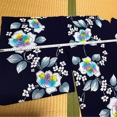 薔薇紋様浴衣の画像