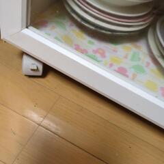 食器棚　小さめ　キャスター付きの画像