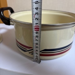 ホーロー鍋の画像