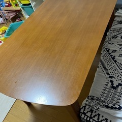 テーブル　ダイニングテーブル　机の画像