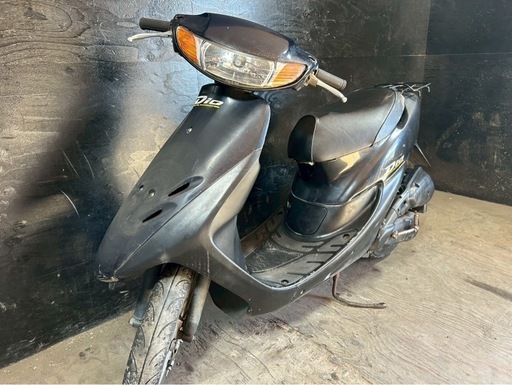 ★支払総額3.3万円★関東圏内即日配送可能！ 全車走行テスト済みです！ 人気のライブディオ！2ストのためオイル注ぎ足すだけ！ バッテリー新品！ 集中キー！