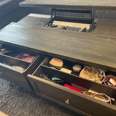 【輸入家具】オシャレなローテーブル（収納付）の画像