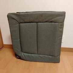 折りたたみ式　簡易ベッドの画像