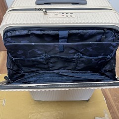 92Lフロントオープンスーツケースの画像