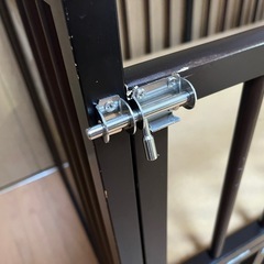 ベビーベッドとメリーのセットの画像