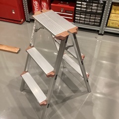 折り畳み　アルミ脚立の画像
