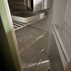 サンヨー　レトロ冷蔵庫の画像