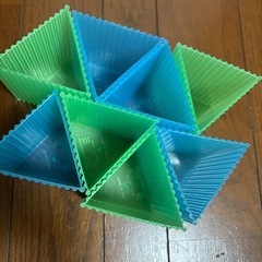 三角収納ケース※7月までの画像