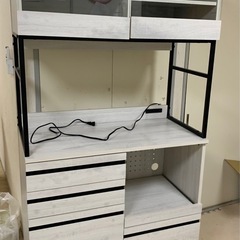 食器棚の画像