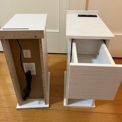 【¥0です！】白　ベッドサイドテーブルの画像