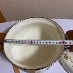 ホーロー鍋の画像