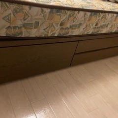 ダブルベッド【解体済み】【マットレス付き】の画像
