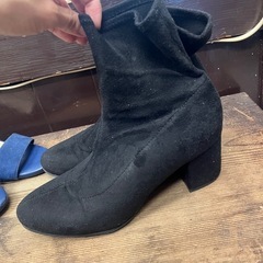 23.5cm ブーツとサンダルのセットの画像