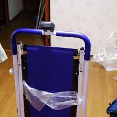 中古　折りたたみ式 ウオーカー　土日祝日にマイカーで名古屋市緑区まで取り来てくださる方限定の画像
