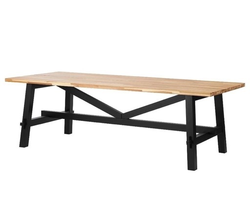 IKEAのダイニングテーブル