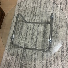ガラステーブルの画像