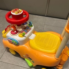 アンパンマンよくばりビジーカーの画像