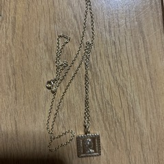 ゴールドネックレス
の画像