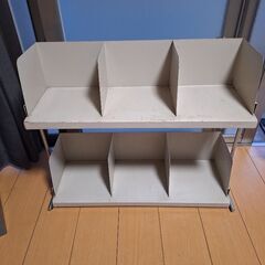 スチールの棚の画像