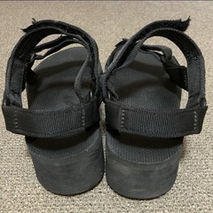 teva サンダルの画像