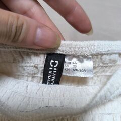 BERSHKA パフスリーブの画像