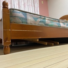 【取り引き予定有り】セミダブルベッドの画像