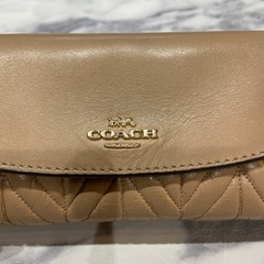 COACH キルティングレザー長財布 ベージュの画像