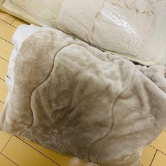 値引き中⭐️4点セット敷布団、布団、モーフ、枕、の画像