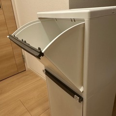 ゴミ箱※8/9or10受取可能な方優先　の画像