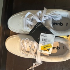 （新品）白スニーカー25.5cmの画像