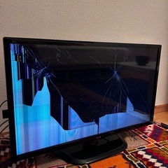 LG テレビ 画面割れ 32型の画像