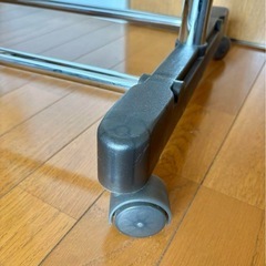 【ネジなし組立簡単】調整可能ハンガーラック シルバーの画像