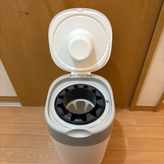 【0円】コンビ　オムツ専用ゴミ箱の画像