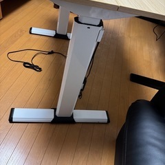 電動昇降デスクの画像